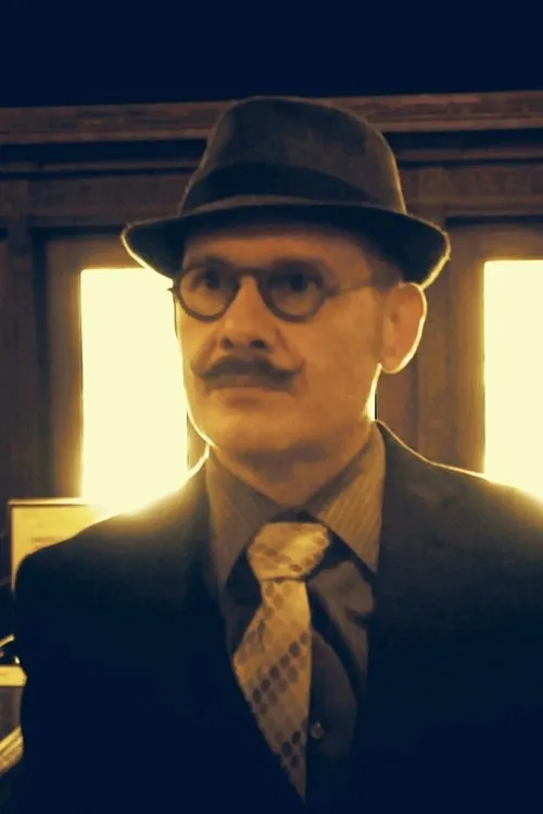 Thomas Kontos Craddock interpretando a Fink Finley