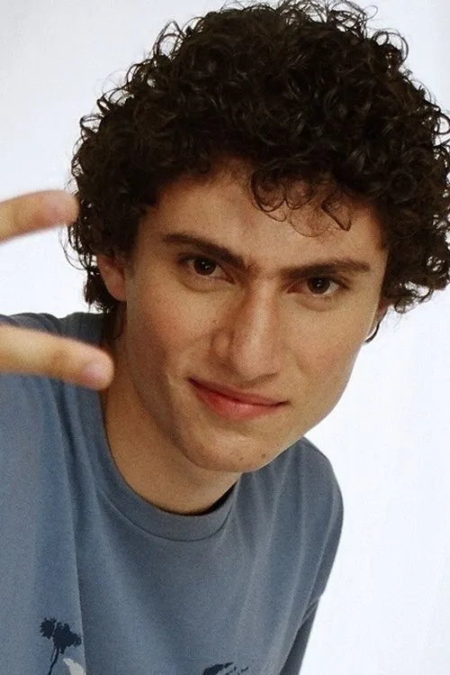 Lara Rodrigues ha trabajado con Thomas Morkos en 1 ocasiones