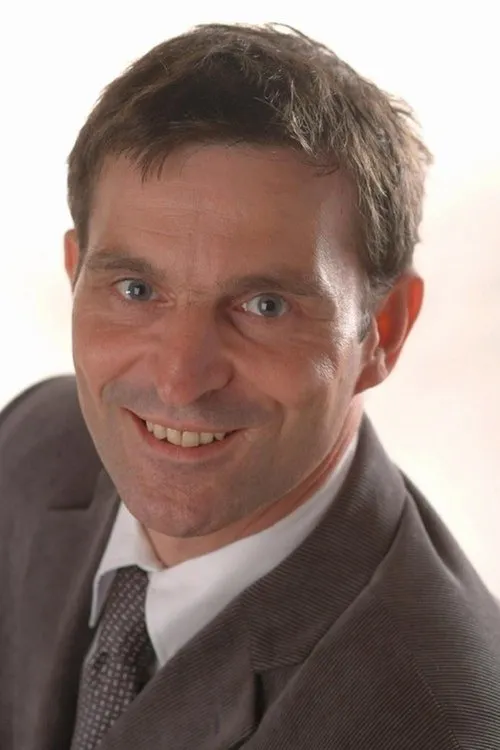 Thomas Roos interpretando a Sten