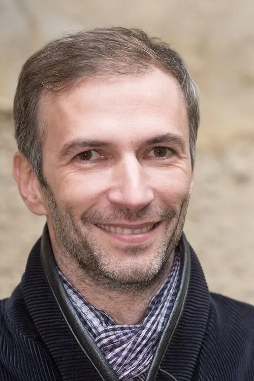 Thomas Salvador interpretando a Vincent