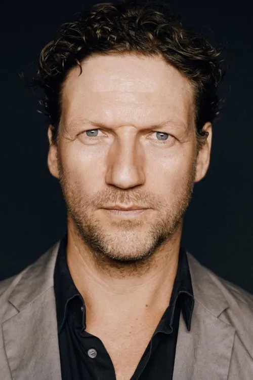 Thomas Unger — personaje: Bernhard Leitner