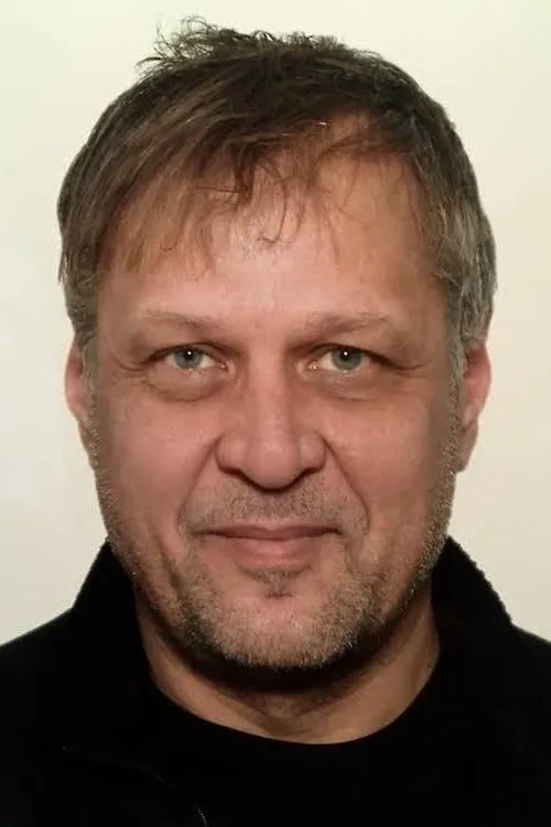 Thomas Urb interpretando a Zorab