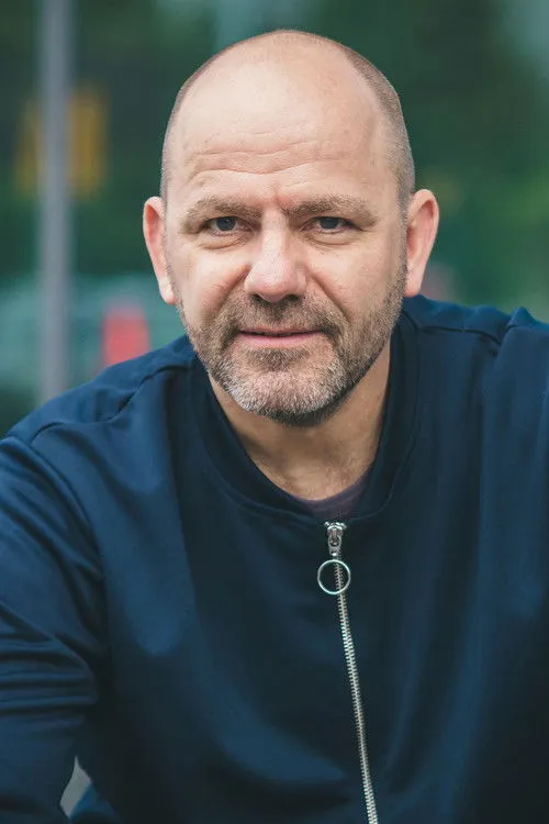 Dietmar Burkhard ha trabajado con Thorsten Giese en 1 ocasiones