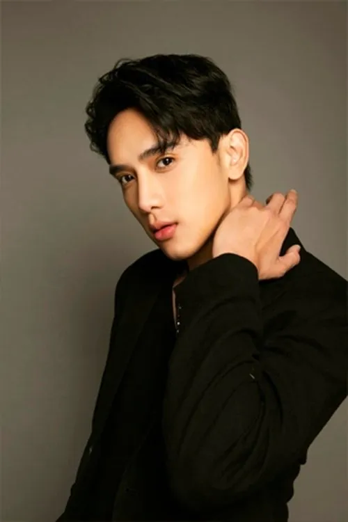 Quang Th?ng ha trabajado con Thuan Nguyen en 1 ocasiones