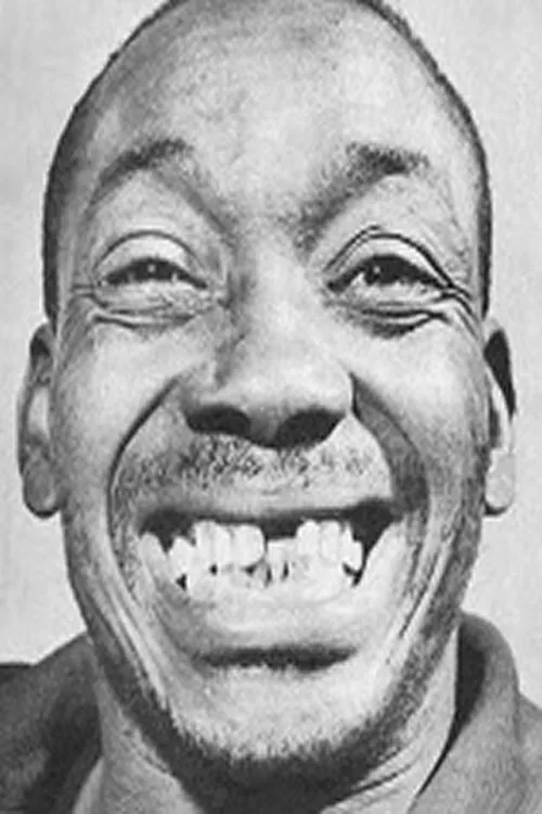 Tião Macalé interpretando a 