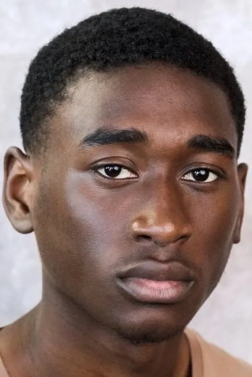 Afua Hirsch ha trabajado con Tienne Simon en 1 ocasiones