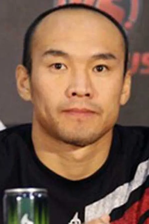 Tiequan Zhang interpretando a Self