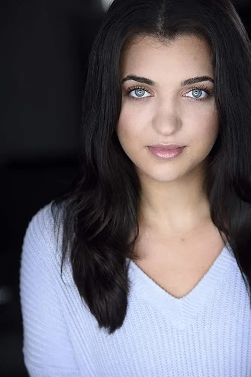 Tiffany Kerr interpretando a Beatrix Thorn (as Tiffany Amanda Kerr)