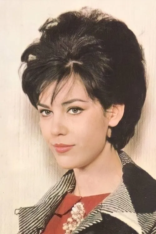 Tijen Par interpretando a 