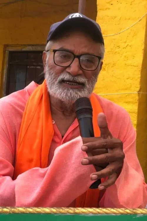 Tika Pahari interpretando a Raj's father