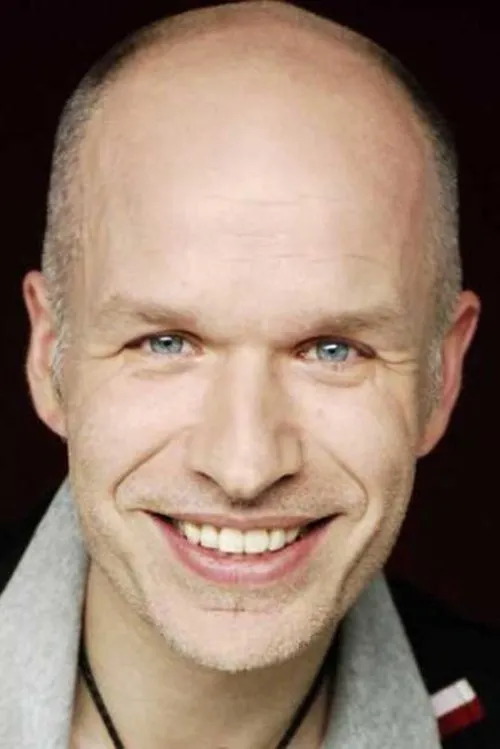 Till Hoheneder en su biografía y filmografía