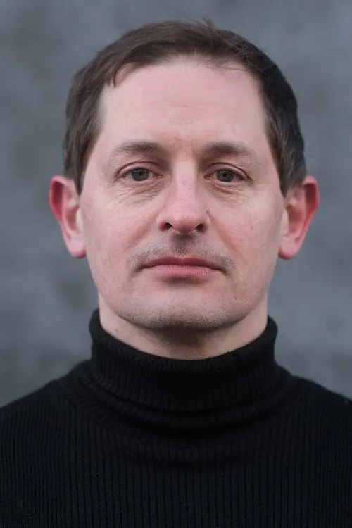 Till Trenkel interpretando a Hannes