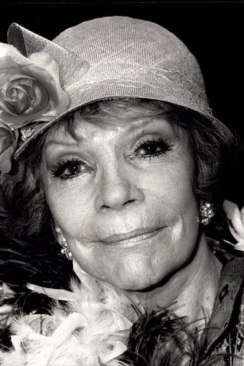 Tilly Lauenstein interpretando a Frau Schlösser