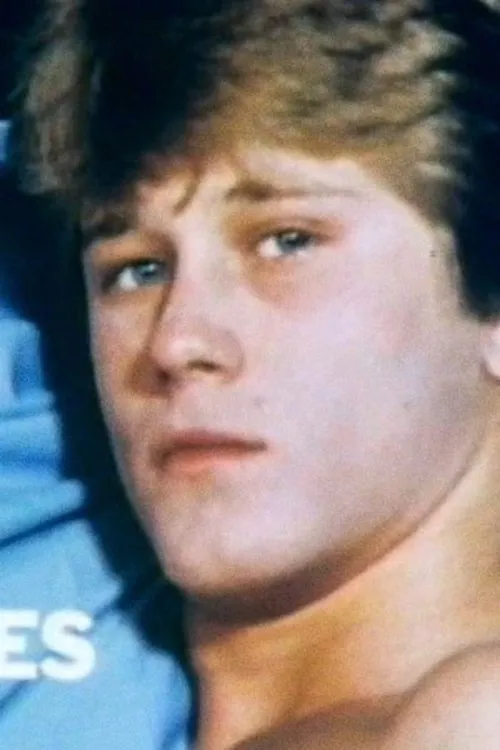 Tim Barnes interpretando a