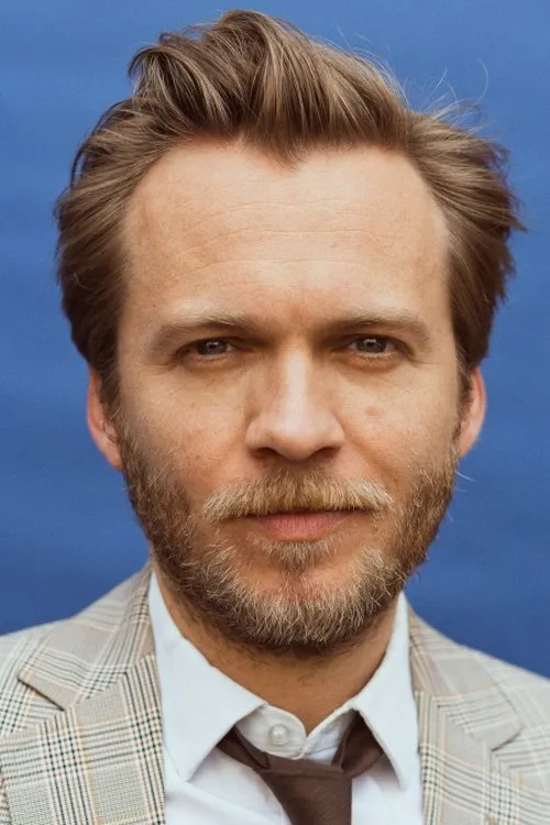 Tim Egloff interpretando a Andre