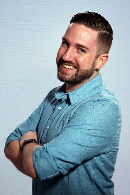 Tim Gettys interpretando a Self