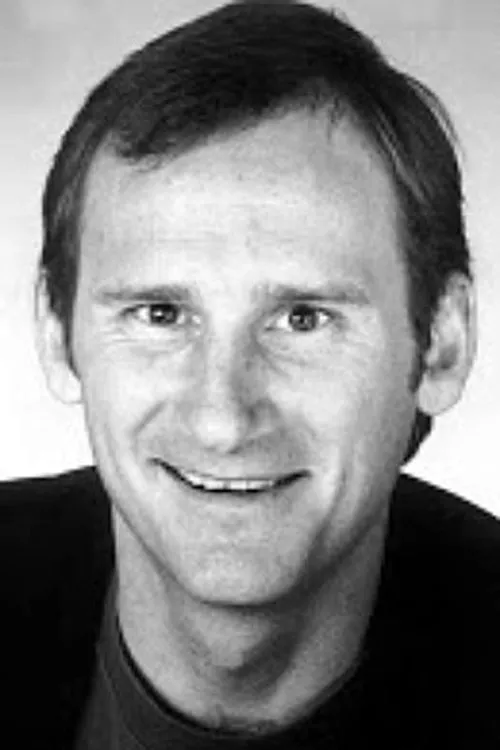 Tim Mateer interpretando a Walter