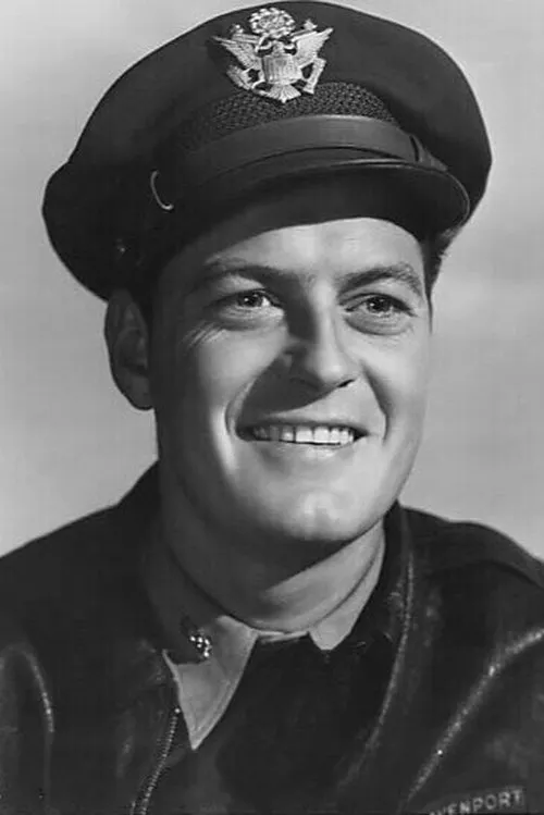 Tim Murdock interpretando a The Policeman