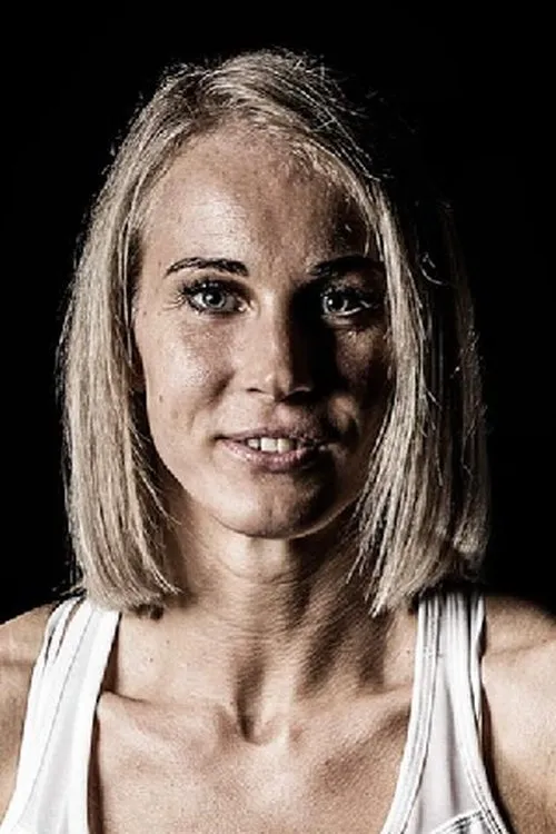 Timea Belik interpretando a Self