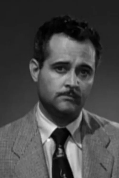 Timothy Farrell interpretando a Vic Brady