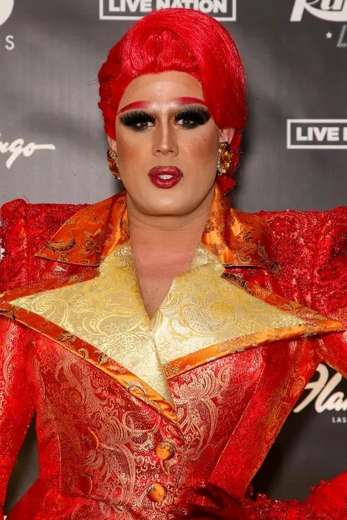 Tina Burner interpretando a Self - Roaster