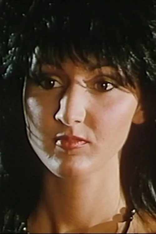 Tina Loren interpretando a 