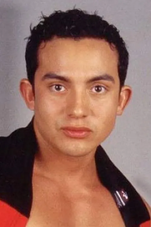 Tino Lopez interpretando a 