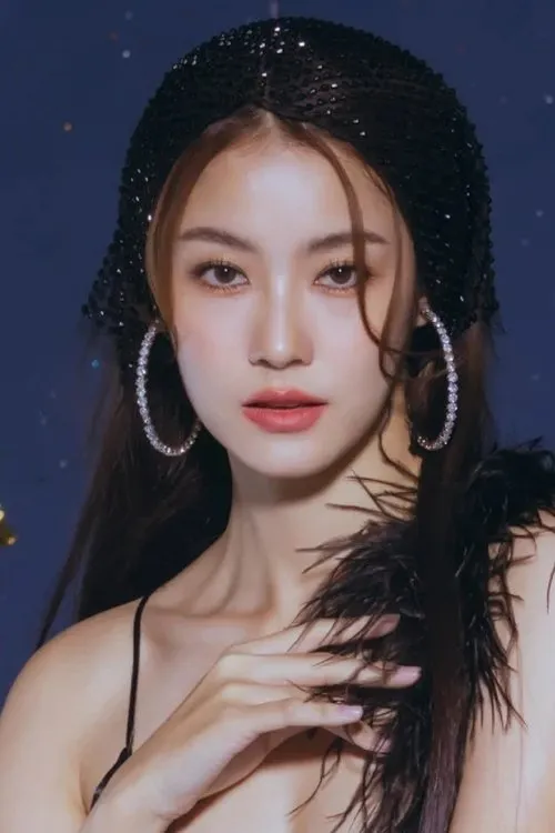 Tipnaree Weerawatnodom — personaje: Mind / Mean