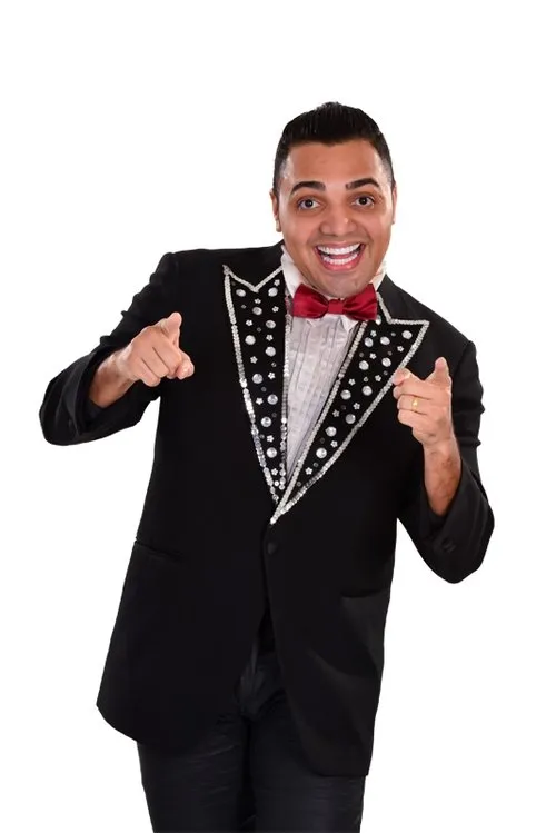 Tirullipa interpretando a Pilôra