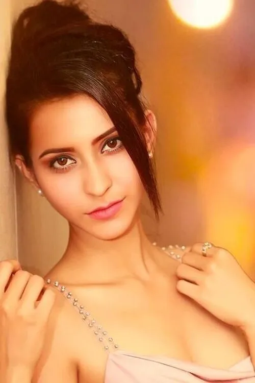 Tithi Raaj — personaje: Nivi