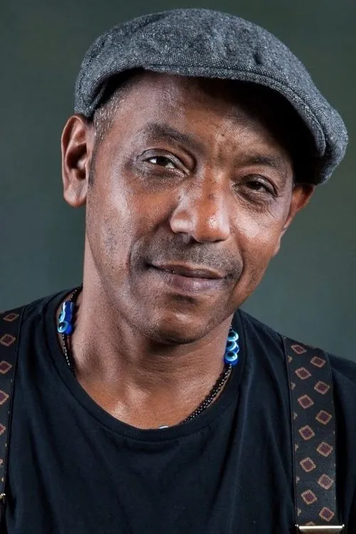 Sara Tavares ha trabajado con Tito Paris en 1 ocasiones