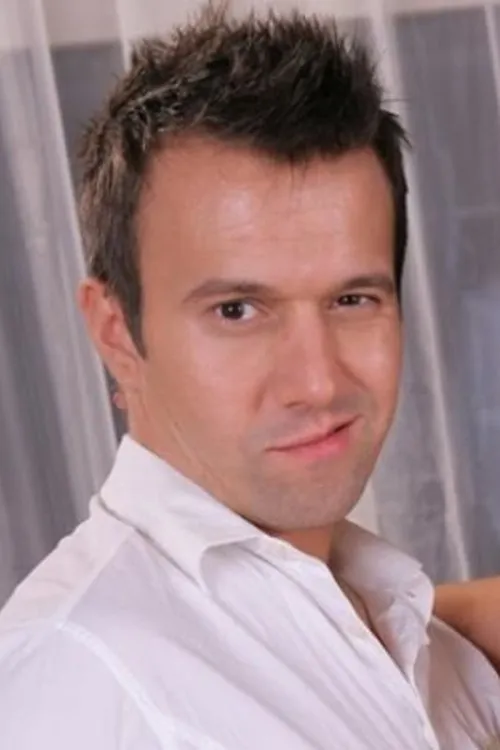 Titus Steel interpretando a 