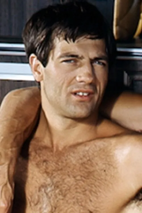 Frank Vickers ha trabajado con Toby en 1 ocasiones