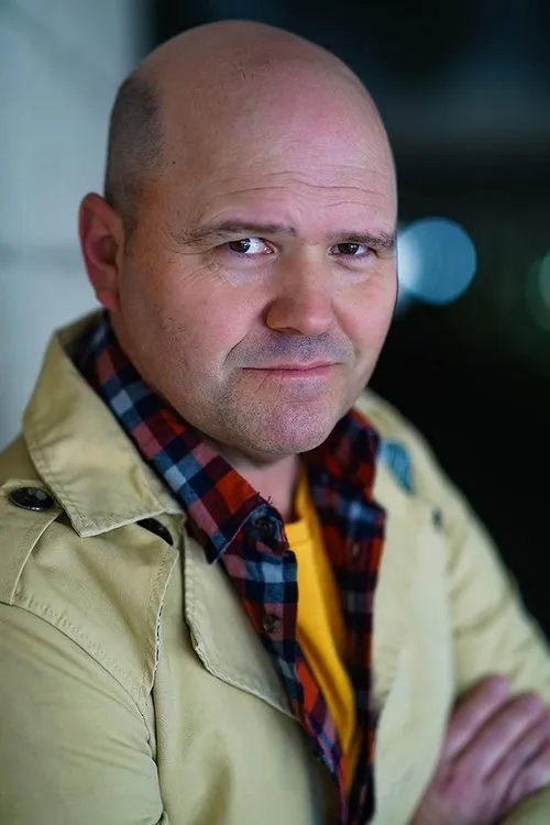 Foto de perfil del actor Tom Bromhead en el reparto