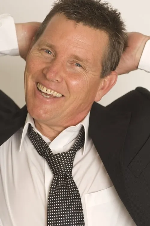 Tom Burlinson interpretando a Steven