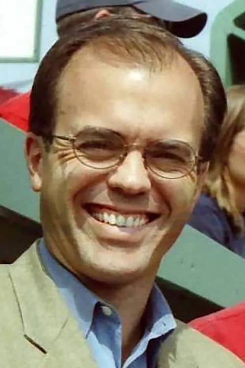 Tom Caron interpretando a Host