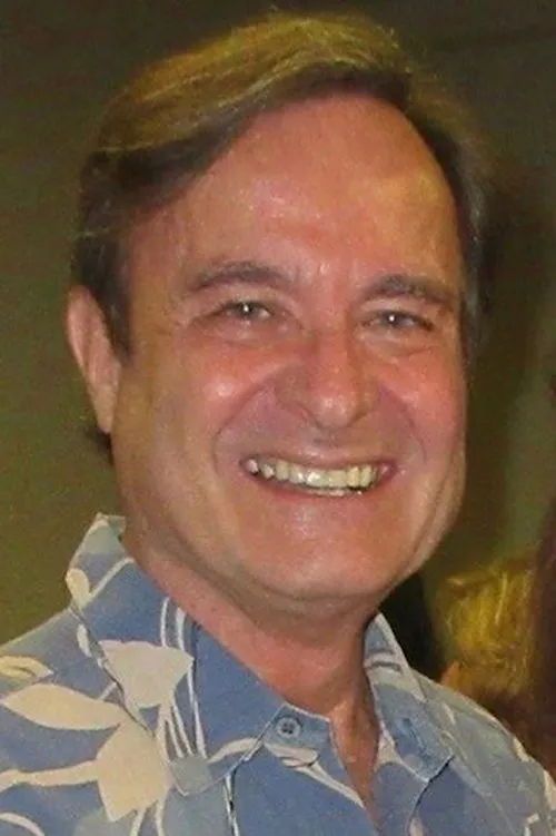 Haley Cook ha trabajado con Tom Holowach en 1 ocasiones