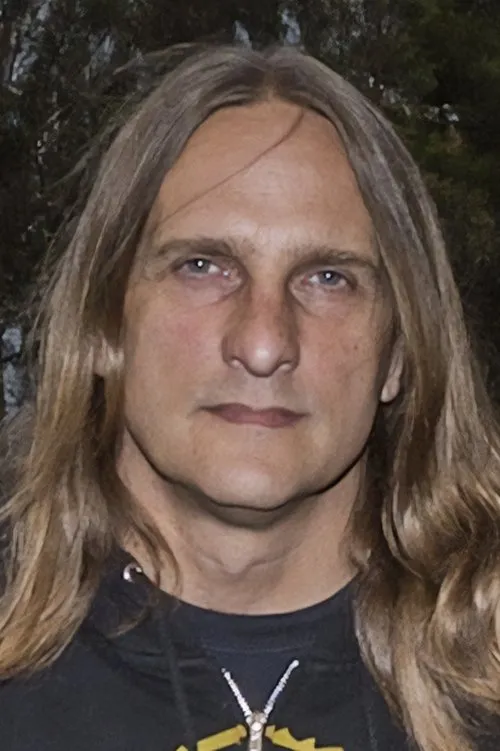 Tom Hunting interpretando a Himself