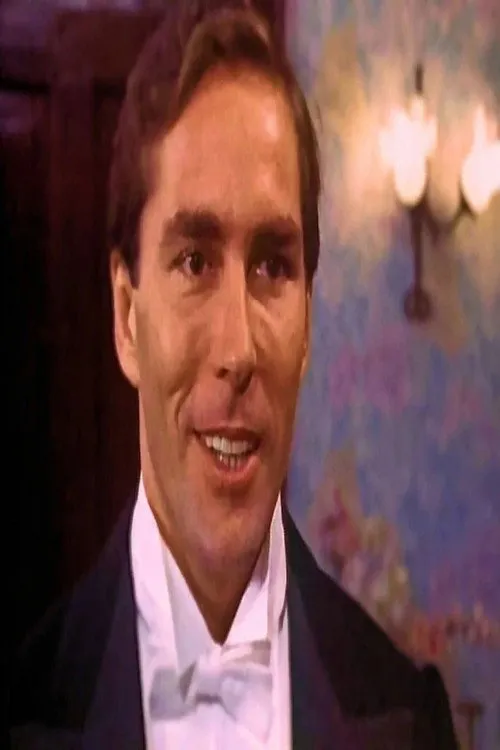 Tom Lahm interpretando a Pat Lyons
