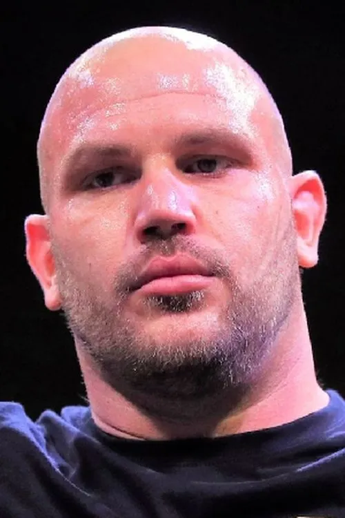 Tom Little interpretando a Self