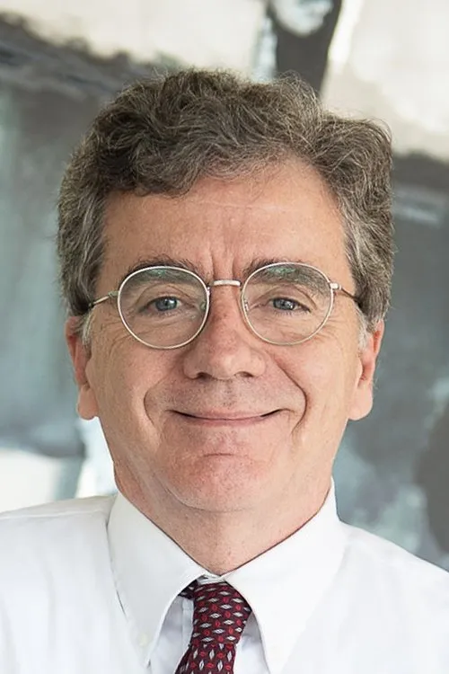 Tom Maher interpretando a Colonel Parker