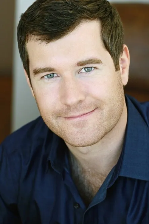 Tom Patrick Stephens interpretando a Lucan