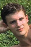 Alexandrs Lapins ha trabajado con Tom Sargun en 1 ocasiones