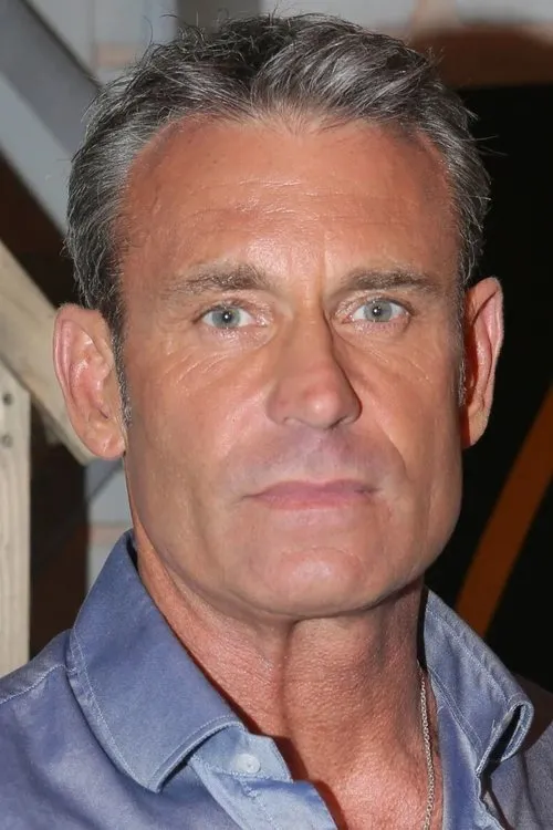 Tom Schacht — personaje: Tom