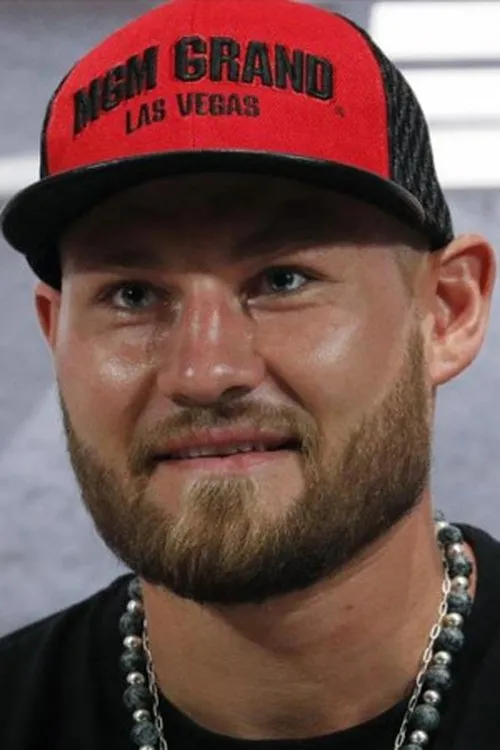 Tom Schwarz interpretando a Self