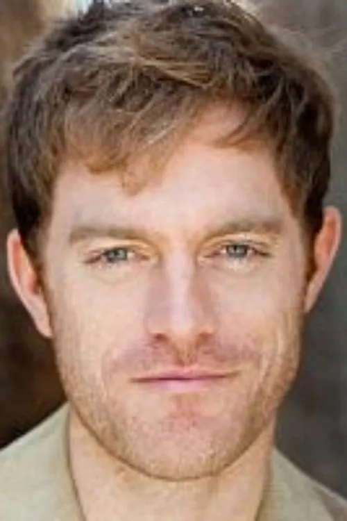 Tom Tate interpretando a Bryan Ford