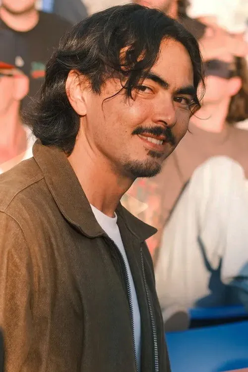 Justin David ha trabajado con Tomas Morrison en 1 ocasiones