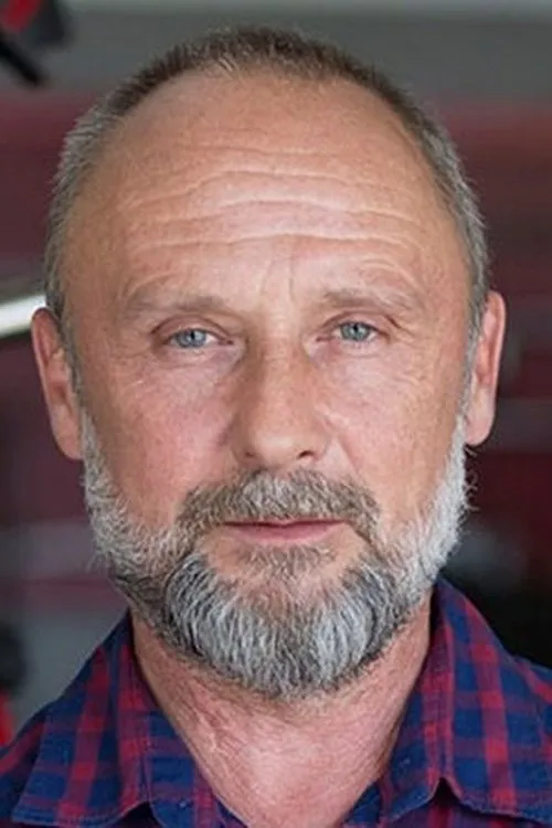 Tomasz Zaród interpretando a Inn Manager