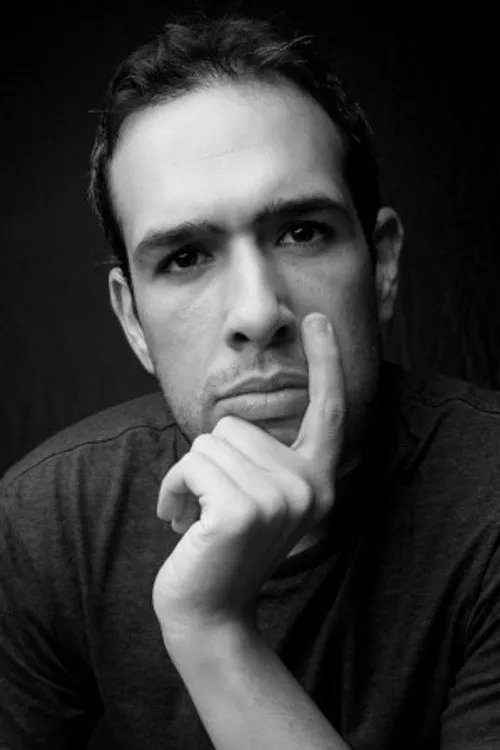 Tomer Fishman interpretando a Teacher