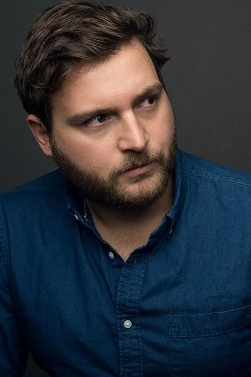 Tommaso Sacco interpretando a Aldo